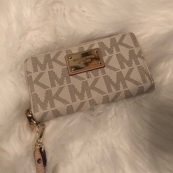 MICHAEL KORS Wristlet, pristine! - Picture 1 of 5